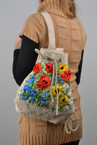 Stoff Rucksack mit Stickerei - MADEheart.com