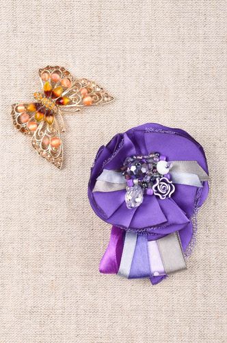Broche artesanal de color violeta accesorio de moda regalo original para mujer - MADEheart.com
