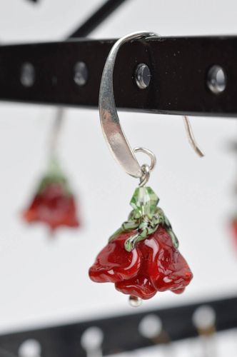 Boucles doreilles roses fait main Bijoux verre Cadeau femme fleurs lampwork - MADEheart.com