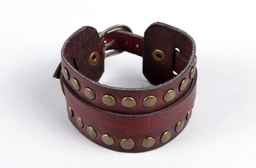 Handmade Armband aus Leder breit Designer Schmuck Accessoires für Frauen braun - MADEheart.com