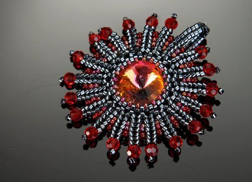 Pendentif en perles de rocaille et cristaux fait main  - MADEheart.com