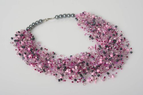 Collar de abalorios artesanal rosado estiloso delicado moderno - MADEheart.com