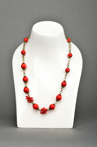 Collar artesanal de cuentas rojas accesorio para mujeres regalo original - MADEheart.com
