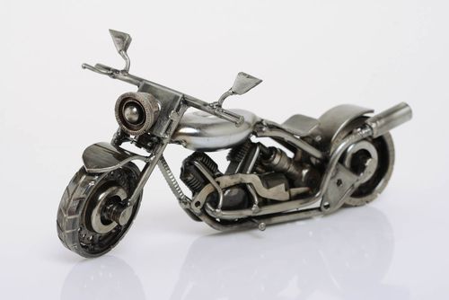 Figura de metal artesanal de moto de estilo techno art - MADEheart.com