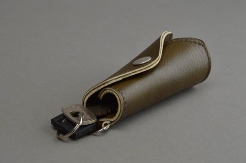 Unusual handmade leather key case designer key purse leather goods ideas - MADEheart.com