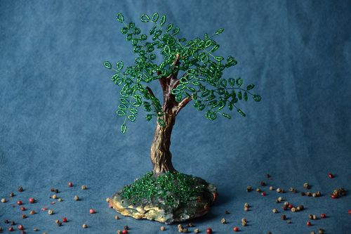 Handgemachter künstlicher bemalter lackierter Glücksbaum aus Glasperlen für Haus - MADEheart.com