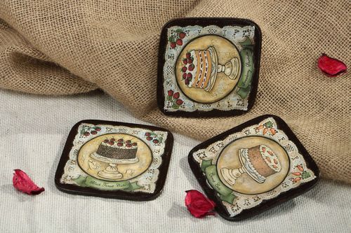 Set of wooden cup coasters - MADEheart.com