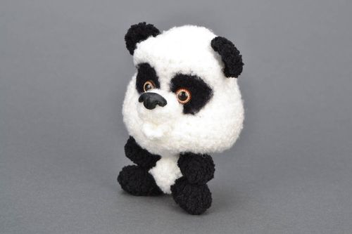 Peluche artesanal Panda - MADEheart.com