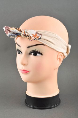 Beige Haarband Schleife handmade Accessoire für Kinder Mädchen Haarschmuck  - MADEheart.com