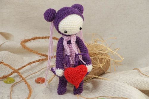 Gehäkeltes originelles Kuscheltier handmade ungewöhnlich aus Fäden für Kleinkinder  - MADEheart.com