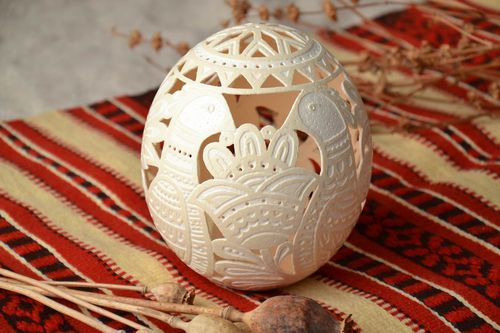 Elegant and beautiful handmade lacy egg - MADEheart.com