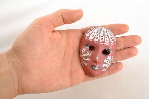 Maschera in argilla fatta a mano elemento decorativo dautore originale - MADEheart.com