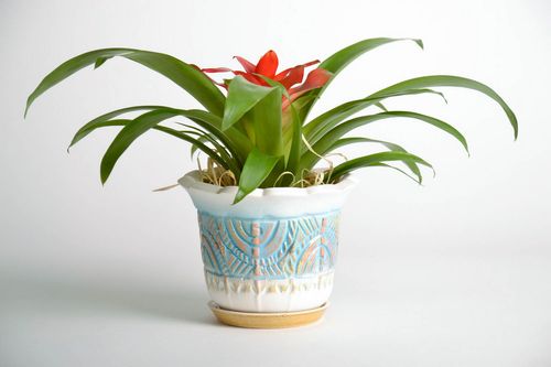 Handgemachter Blumentopf aus Keramik - MADEheart.com