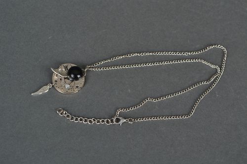 Colgante original con mecanismo de reloj  - MADEheart.com