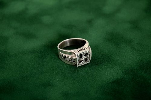 Украшение ручной работы серебряный перстень подарок для мужчины меандр - MADEheart.com