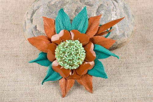 Brosche Modeschmuck handmade Schmuck aus Leder Designer Accessoire farbenfroh  - MADEheart.com