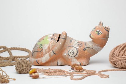 Hucha artesanal con forma de gato - MADEheart.com