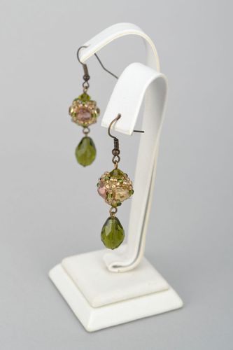 Boucles doreilles en perles de rocaille pendantes faites main - MADEheart.com