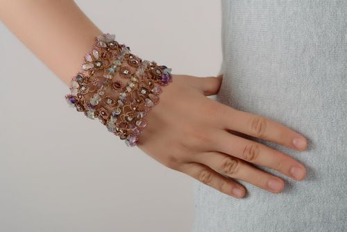 Bracelet made of natural stones - MADEheart.com