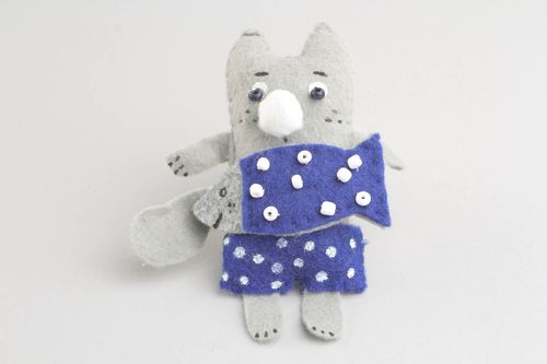 Brooch Cat with fish - MADEheart.com