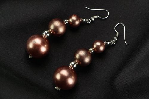 Lange Ohrringe aus Perlen - MADEheart.com