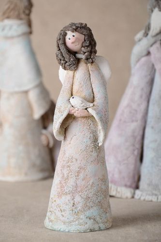 Figurine dange avec oiseau faite main en pâte autodurcissante déco originale - MADEheart.com
