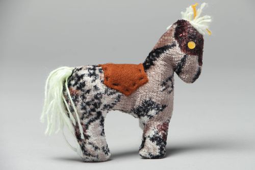 Cavallo carino fatto a mano pupazzo di peluche giocattolo simpatico da bambini - MADEheart.com