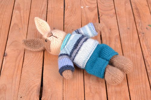 Brinquedo macio para interior feito à mão Lebre - MADEheart.com