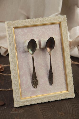 Cuadro decorativo tridimensional con cucharaditas hecho a mano claro enmarcado - MADEheart.com