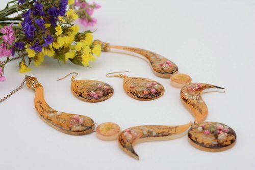 Set di orecchini e collana fatto a mano bigiotteria da donna originale - MADEheart.com