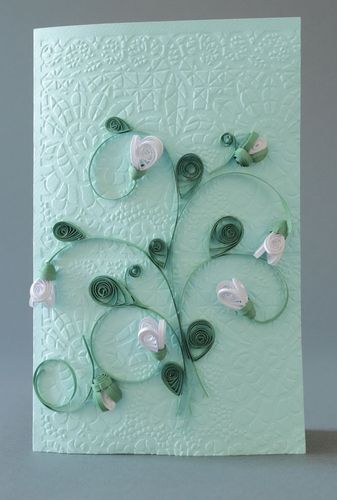 Tarjeta de felicitación hecha a mano en arte de quilling  - MADEheart.com