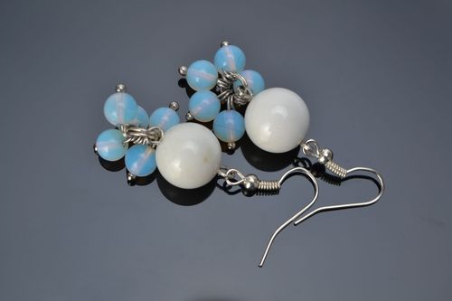 Earrings with white agate and moonstone - MADEheart.com