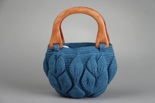 Blue crochet purse - MADEheart.com