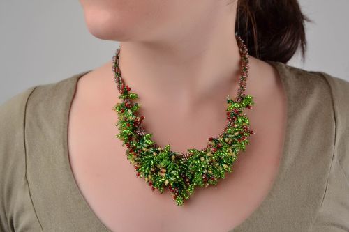 Abend handmade Collier aus Glasperlen in Grün schön ungewöhnlich stilvoll  - MADEheart.com