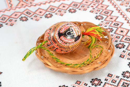 Oeuf décoratif de Pâques avec glands fait main - MADEheart.com