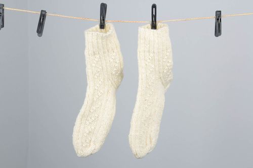 Белые вязаные носки - MADEheart.com