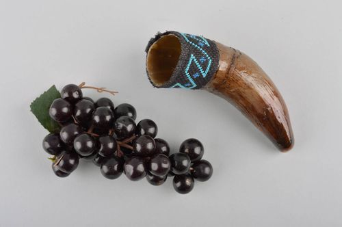 Copa para vino hecha a mano decorada cuerno de toro bordado vajilla original - MADEheart.com