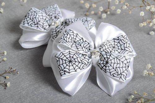 Barrettes cheveux noeuds Pinces cheveux fait main 2 Accessoires coiffure blancs - MADEheart.com