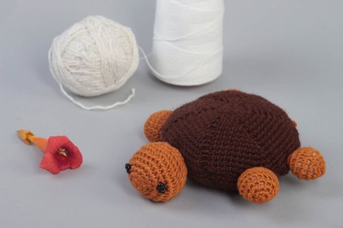 Décoration peluche Jouet enfant Cadeau original tricoté en fils acryliques - MADEheart.com