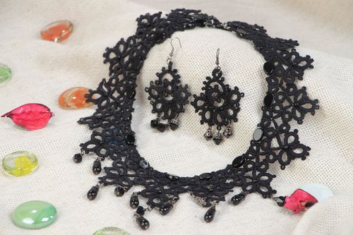 Collana e orecchini fatti a mano con tecnica chiacchierino parure di gioielli - MADEheart.com