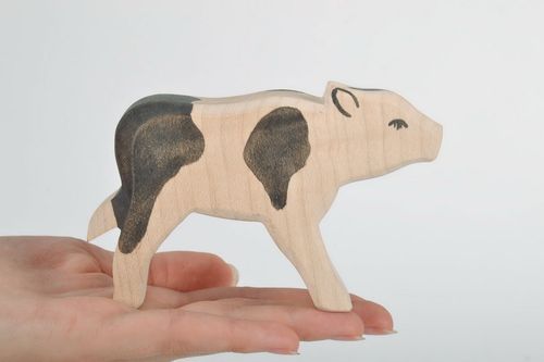 Figurine aus Holz Kalb - MADEheart.com