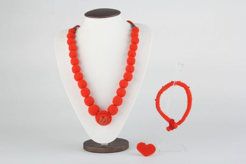 Set of wool felted jewelry - MADEheart.com
