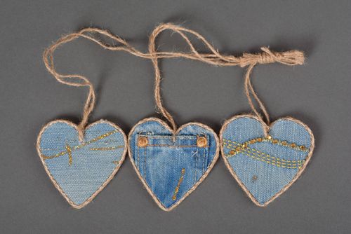 Coeurs à suspendre Accessoires design fait main Déco maison bois et ficelle - MADEheart.com