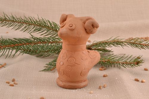 Apito de cerâmica na forma de um cordeiro - MADEheart.com