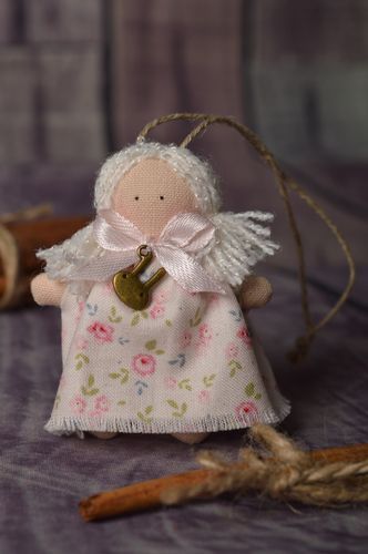 Bambola bella in stoffa fatta a mano pupazzo tessile originale interior design - MADEheart.com