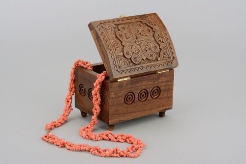 Scatola di legno fatta a mano cofanetto intagliato scrigno bello da donna - MADEheart.com