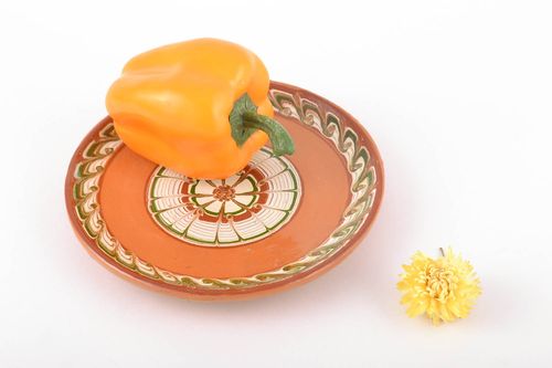 Origineller Ton Teller mit Bemalung  - MADEheart.com