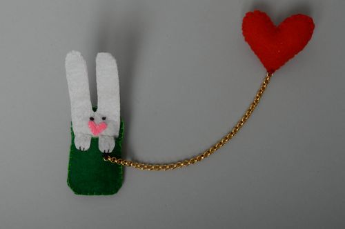 Double felt brooch Rabbit with Heart - MADEheart.com