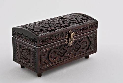 Carved wooden box - MADEheart.com