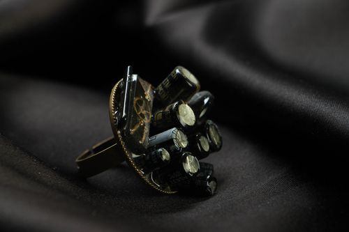 Cyberpunk Ring aus Metall - MADEheart.com